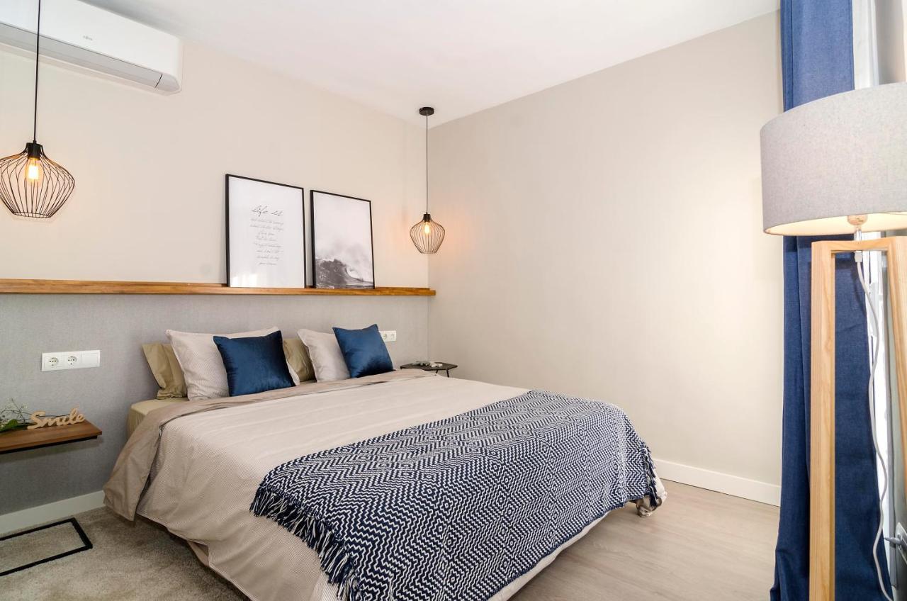 Sitges Spaces Deluxe Centre Apartment Luaran gambar